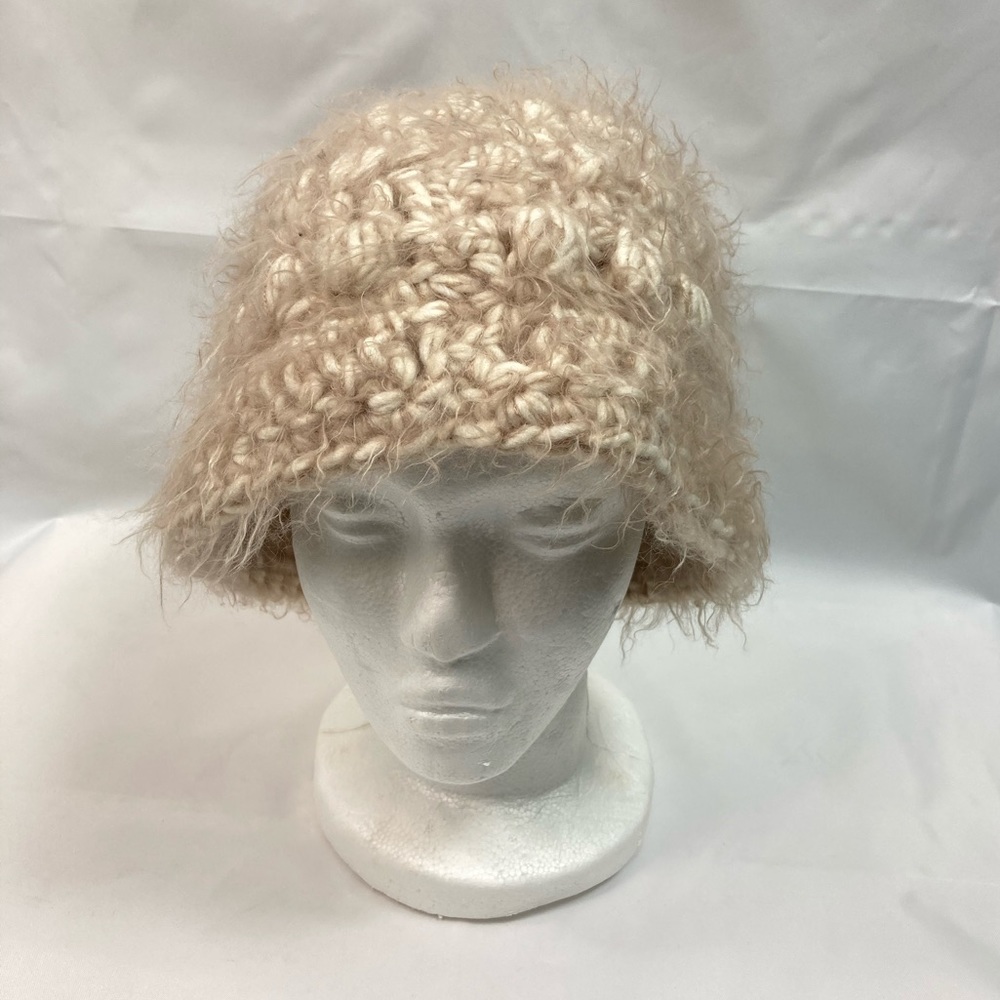 🛑SOLD❤️ Handmade One Size Chunky Knit Beanie Hat